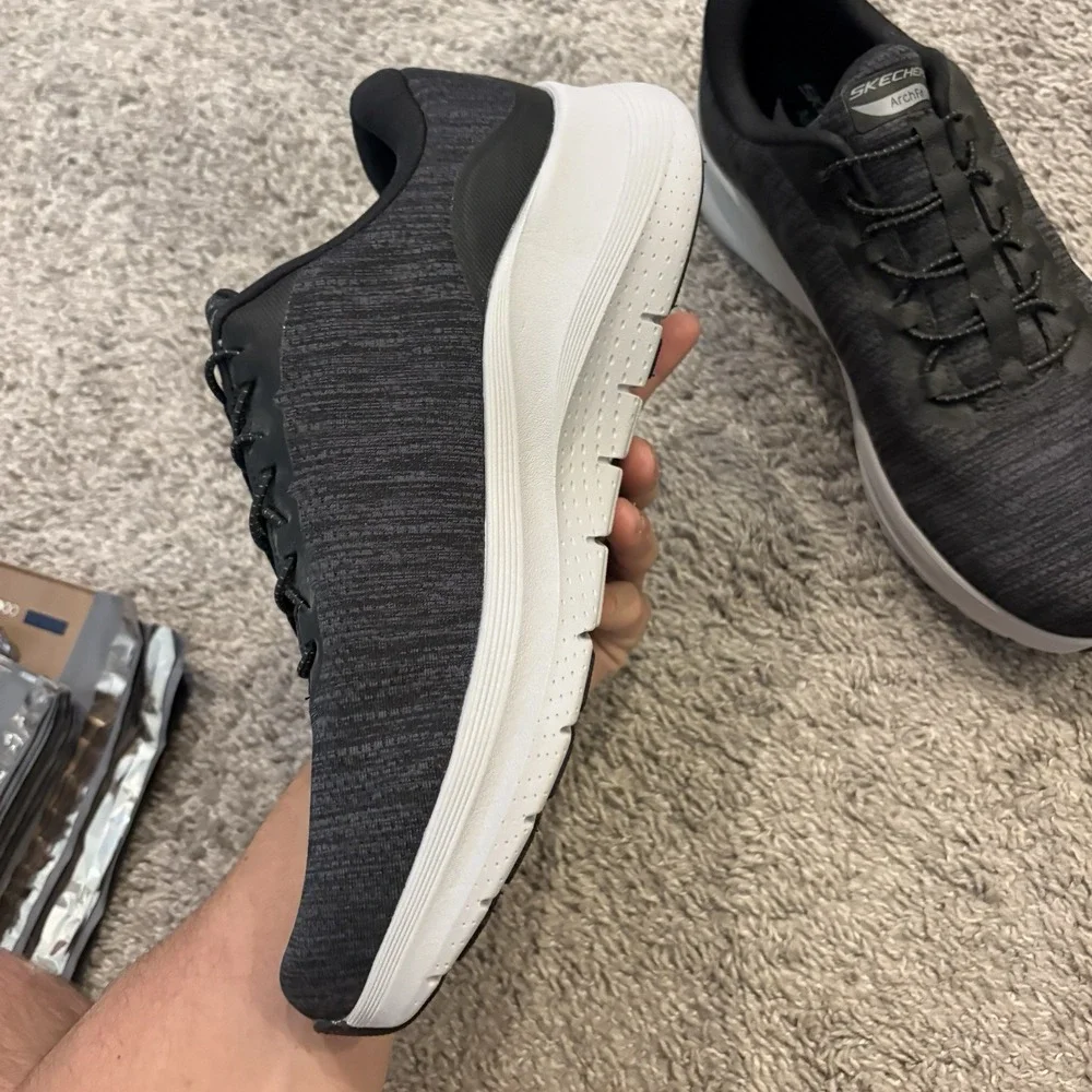 Skechers Arch Fit Men Shoe Size 10 Extra Wide 4E Casual Walk Leisure Gym 232709